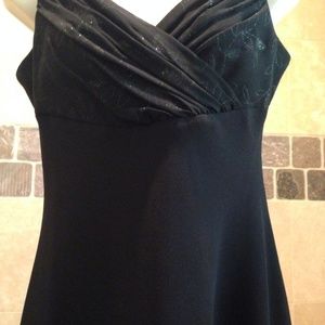Evan Piccone Sz. 4 sleeveless black cocktail dress